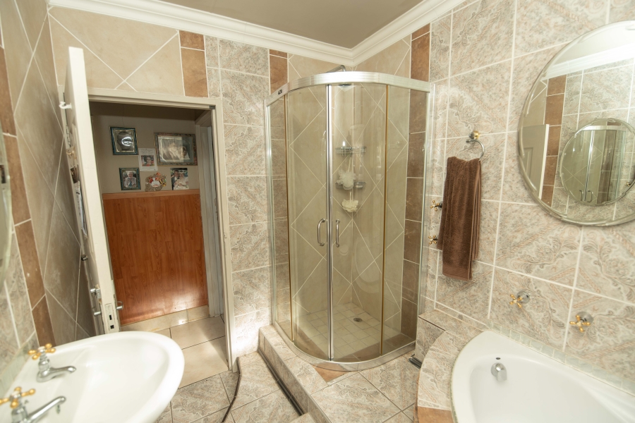 6 Bedroom Property for Sale in Sherwood Eastern Cape